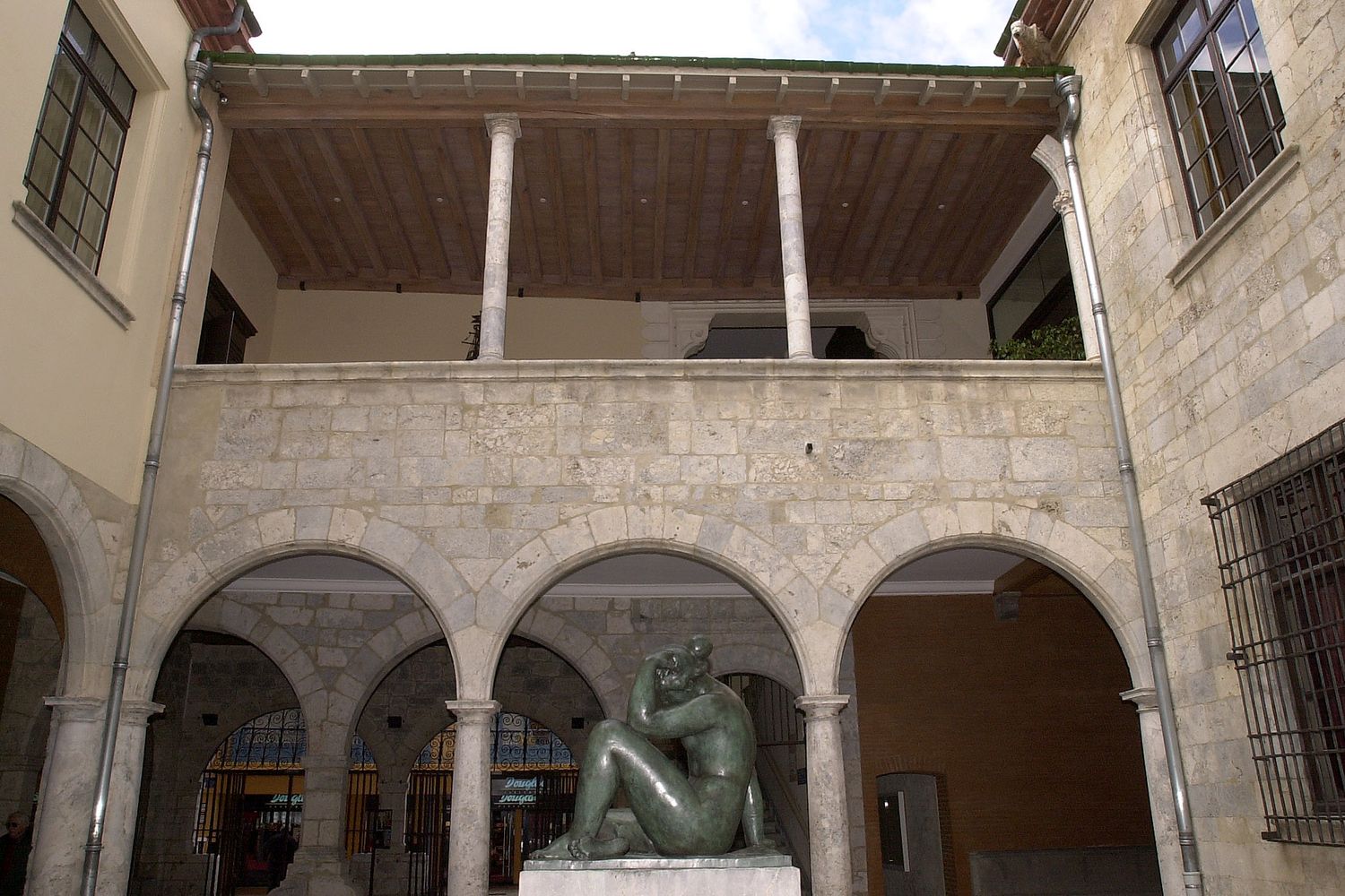 Patio de la mairie de Perpignan